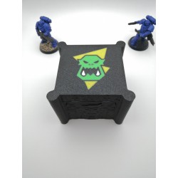 Aufbewahrungsbox für 27 Würfel – Kompatibel mit Wargames wie Warhammer – im Ork-Stil