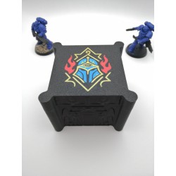 Caja para guardar 27 dados – Compatible con juegos de guerra tipo Warhammer – Inspirada en los Thousand Sons