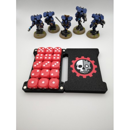 Caja para guardar 15 dados – Compatible con juegos de guerra tipo Warhammer – Inspirada en el Adeptus Mechanicus