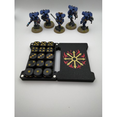 Caja para guardar 15 dados – Compatible con juegos de guerra tipo Warhammer – Inspirada en el Caos