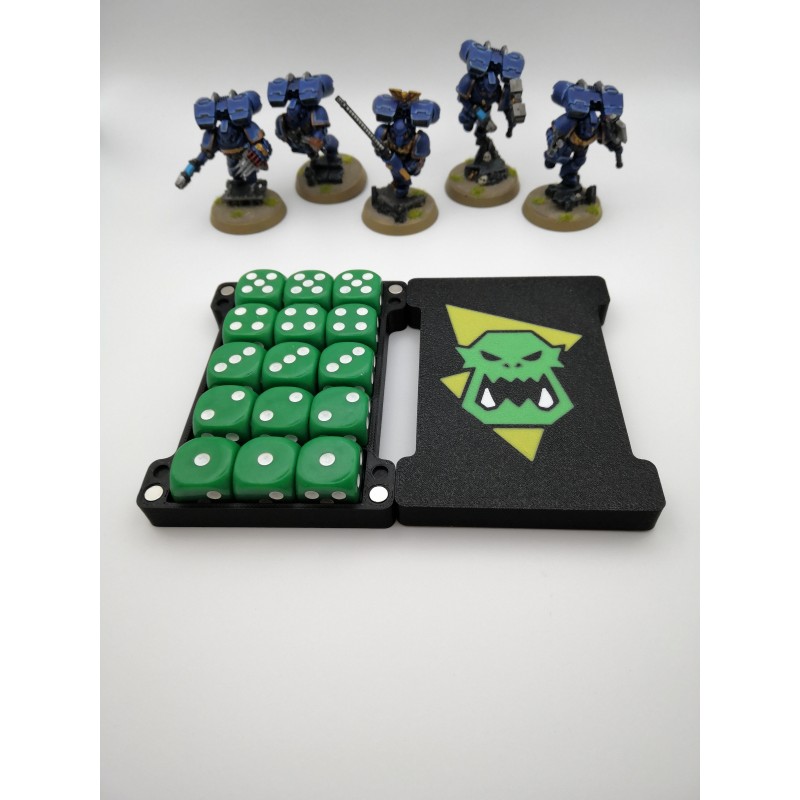 Storage box for 15 dice – Compatible with Warhammer-style wargames – Ork-inspired