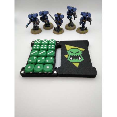Storage box for 15 dice – Compatible with Warhammer-style wargames – Ork-inspired