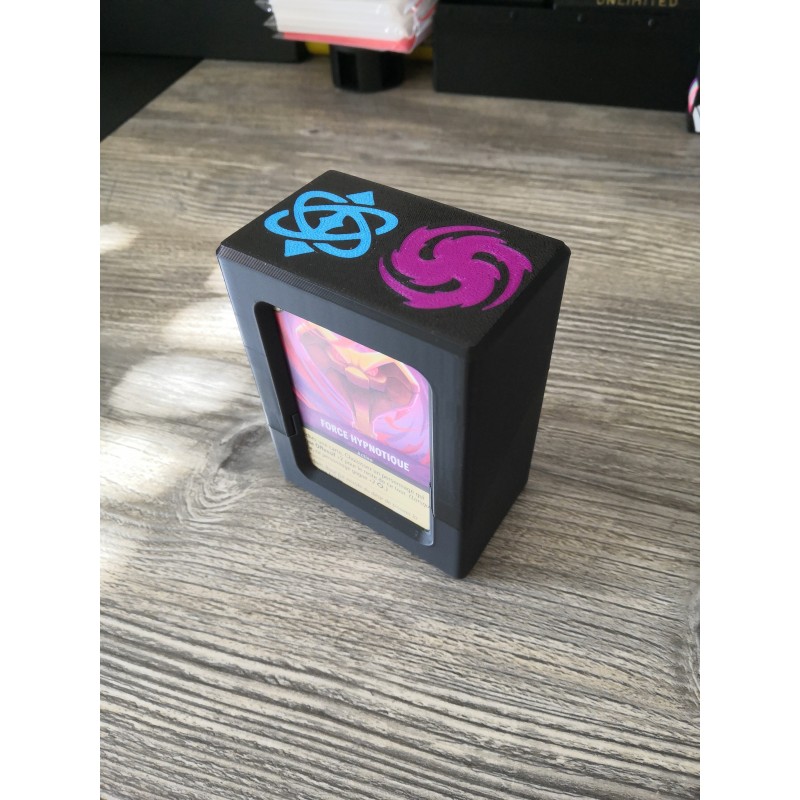 Caja para cartas +60 cartas protegidas con fundas con el logotipo de Saphir Amethyste - Lorcana TCG