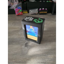 Kartenschachtel + 60 Karten in Hüllen mit dem Logo „Acier Emeraude“ – Lorcana TCG