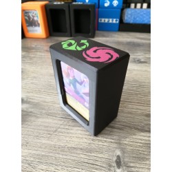 Deck box + 60 sleeved cards featuring the Emeraude Amethyste logo – Lorcana TCG