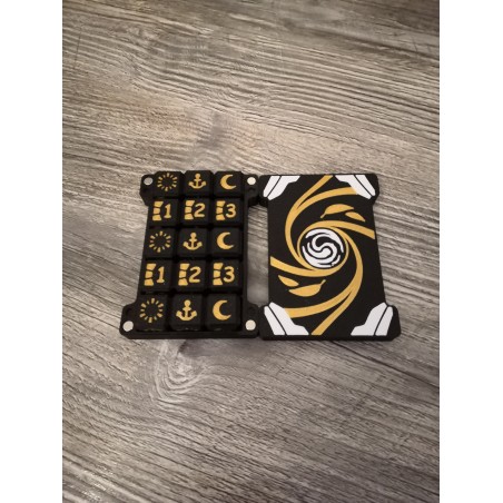 Box mit 15 Würfeln D6 16mm Kartenformat schwarz und gold - Altered TCG