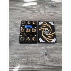 Boite de 9 dés D6 de 20 mm + 2 paires de jetons hero / compagnon - Version noir doré - Altered TCG