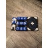 Boite de 9 dés D6 de 20 mm + 2 paires de jetons hero / compagnon - Version Ordis - Altered TCG