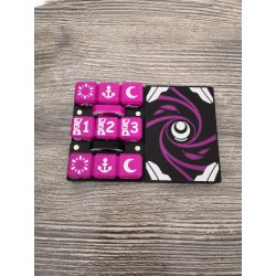 Boite de 9 dés D6 de 20 mm + 2 paires de jetons hero / compagnon - Version Yzmir - Altered TCG