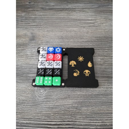 Boite de 15 dés D6 de 16mm format carte Version 5 mana doré - Magic MTG