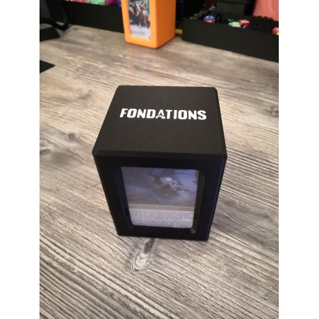 Deck box commandant 100 kaarten - Foundations logo - Magic the gathering
