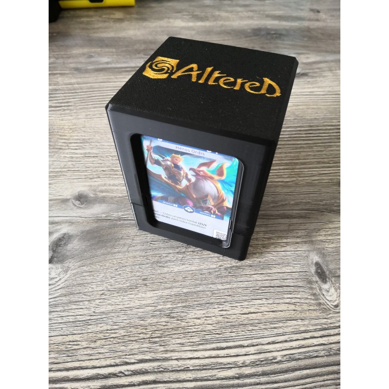 Deck box 50+ cartes avec compartiment amovible logo Altered - Altered TCG Deck box 50+ cartes avec compartiment amovible logo Altered - Altered TCG