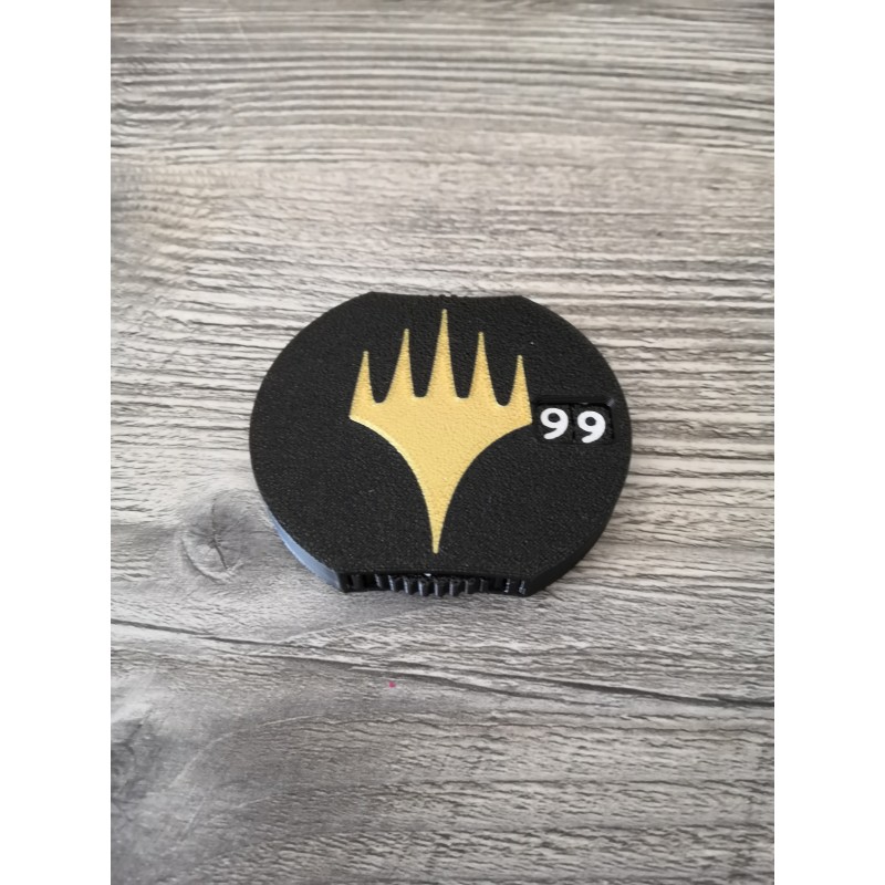 Halbautomatischer Lebenspunktzähler von 0 bis 99 mit Trident-Logo – Magic: The Gathering